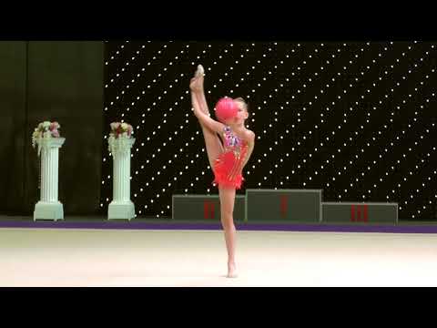 Довгополая Мілєна 2009 мяч