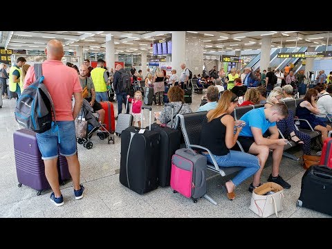Thomas Cook collapse leaves holidaymakers stranded