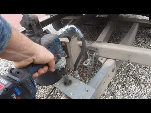 Anheben mir Akkuschrauber