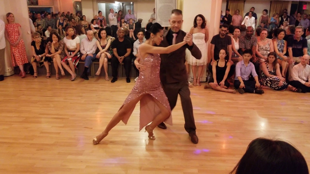 Argentine tango: Paula Duarte & Michael Nadtochi - Uno
