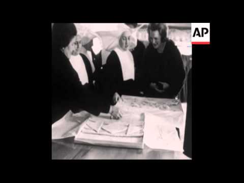 CAN 106 PRINCESS IRENE OF THE NETHERLANDS VISITING SCHOOL IN MADRID