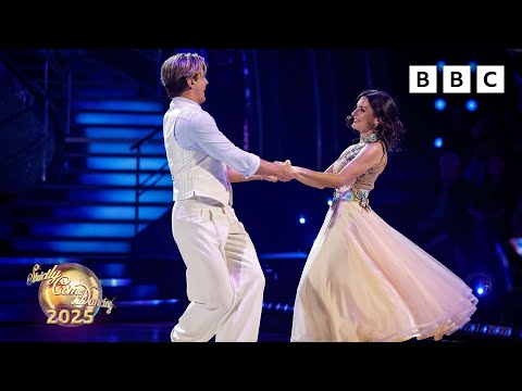 Amber Davies and Nikita Kuzmin Waltz to When We Were Young by Adele ✨ BBC Strictly 2025