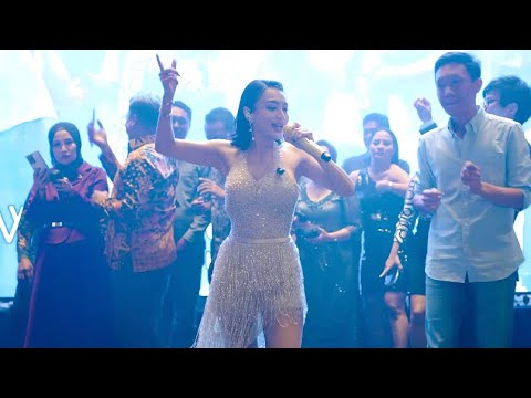Universe Band feat. Wika Salim - Kopi Dangdut