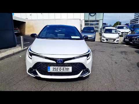 Toyota Corolla 1.8 Hybrid Luna Sport Hatchback**Ca - Image 2