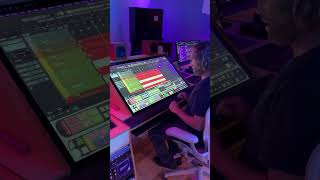Video thumbnail for Slate RAVEN MTZ with Steinberg Cubase, ultimate workflow and touch screen functionality by jZilla