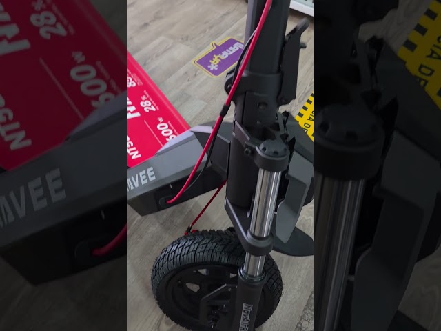 Vídeo relacionado con NAVEE GT5Pro Patinete Eléctrico Homologado DGT, Autonomía 75km, Ruedas 10" Tubeless, Doble Suspensión, Apple Find My, Control Tracción TCS, IPX5, Pendiente 24%
