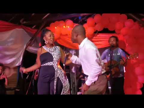 DENISE & JAOJOBY - TSARA TSO-DRANO (EXTRAIT LIVE NOSY BE)