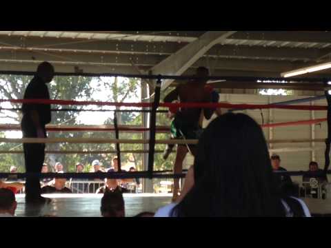 Ben Roberts Muay Thai Fight Round 1
