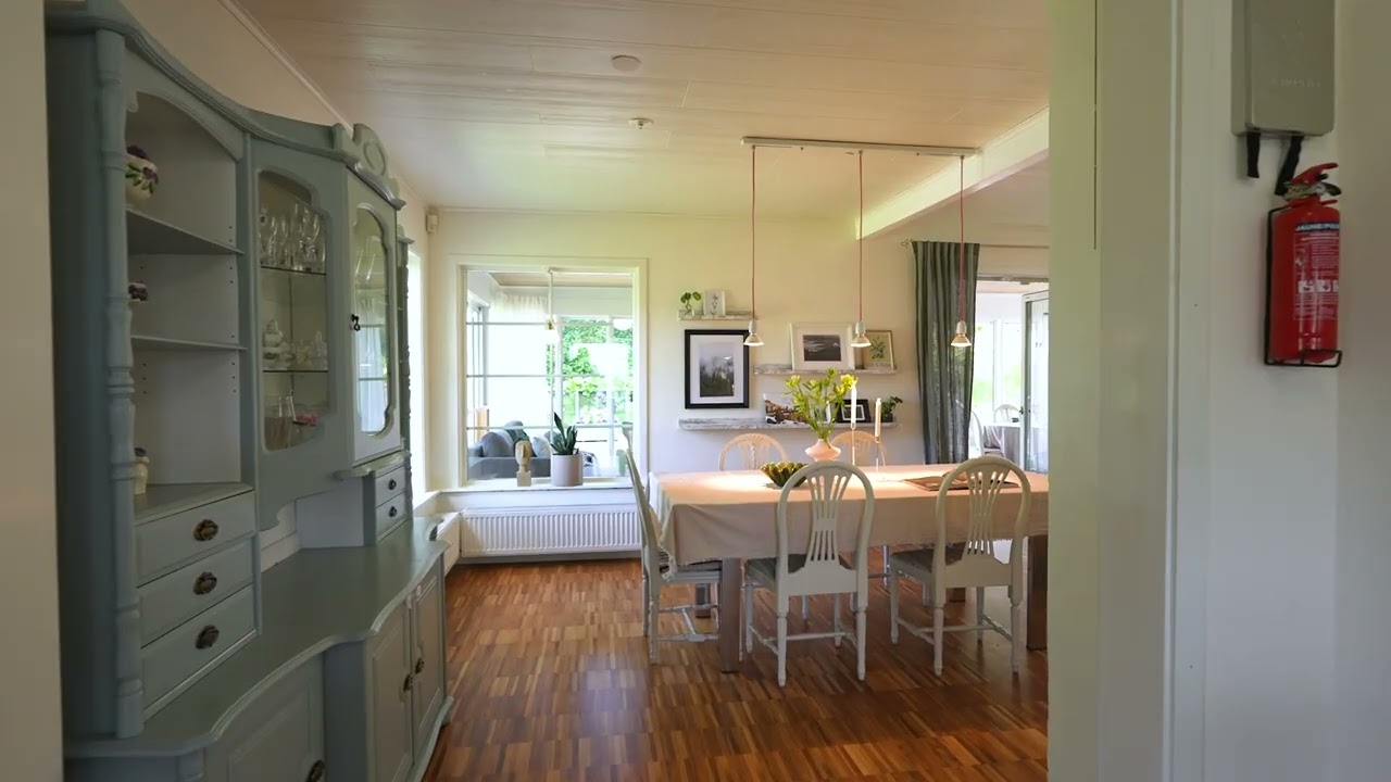 7 rum Villa på Regnbågsvägen 8 Glömsta Huddinge kommun - video