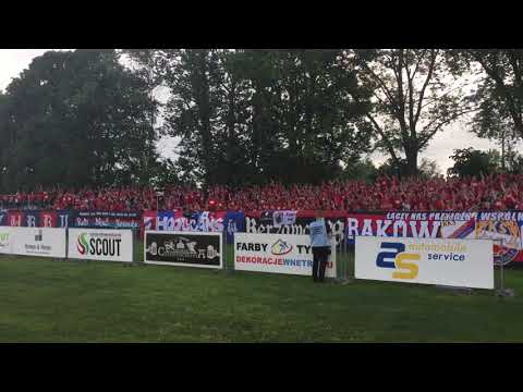 Radość kibiców Rakowa po golu na meczu z Ruchem (09.05.2018 r.)