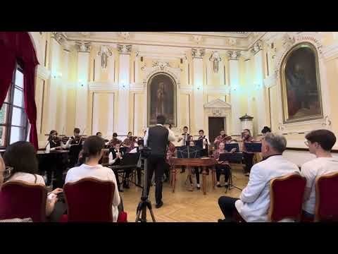 Orchestrík ZŠ Jána Kollára - Selenča, dirigent Dr. Juraj Súdi, Zmes slovenských ľudových piesní