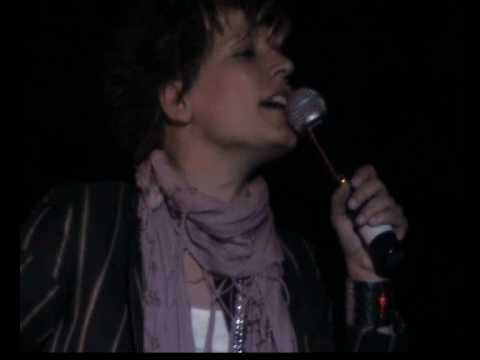 Laura Bono a Crucoli - S'intitola così