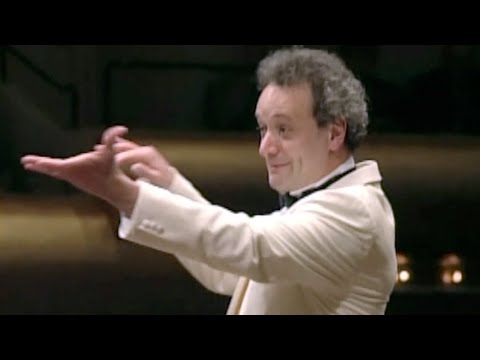 Mozart: Abertura de “Le nozze di Figaro” (principalmente Orquestra do Festival de Mozart, 2003)
