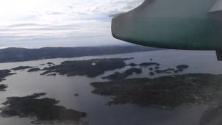 preview picture of video 'Wideroe Dash 8-400 LN-WDG landing at Bergen arriving from Tromsö'