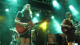 Smoke Fairies sing &quot;Hotel Room&quot; at ULU London, 20th May 2011