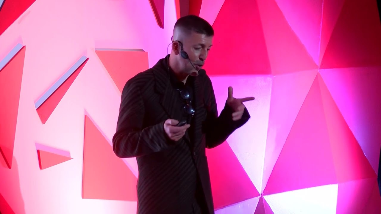 Fotografía y moda: 100 años de imágenes | Urbano Hidalgo | TEDxAnahuacUniversity