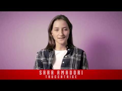 Applicazione di sciocchezze da posti di pigmentary Ragazze da occhi azzurri con lentiggini