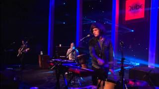 London Grammar - Interlude (live bij Q)