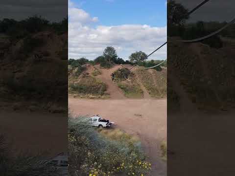EMANUEL IRIARTE GONZALEZ haciendo slikeline en los medanos de Toay la Pampa.