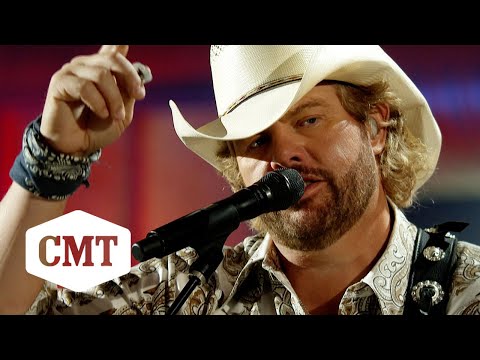 Toby Keith Performs “I Love This Bar” | CMT