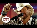 Toby Keith Performs “I Love This Bar” | CMT
