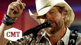 Toby Keith Performs “I Love This Bar” | CMT