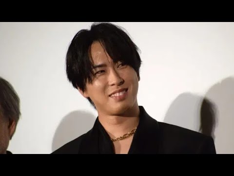 宮舘涼太まさかの大失言!?本木雅弘への感謝コメントで噛みまくり…会場が大爆笑に包まれた瞬間!🎤✨