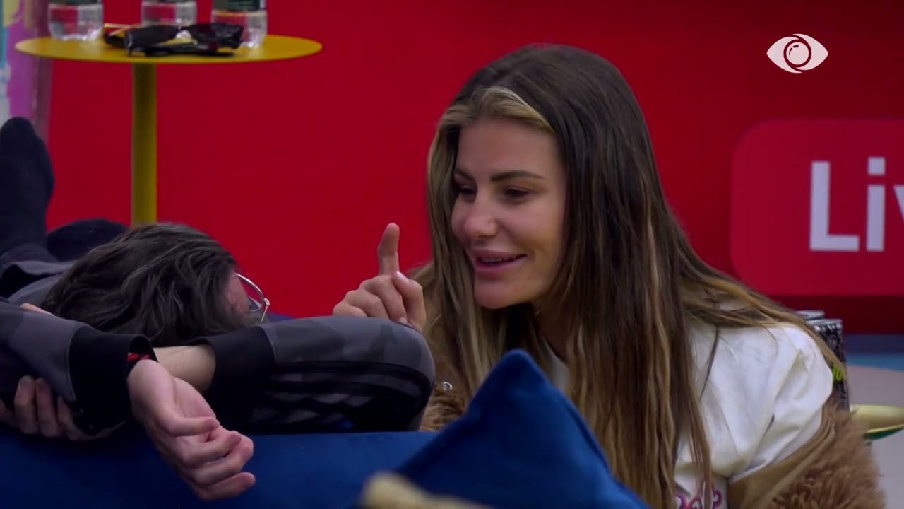 “Sa i lezetshëm je”/ Valbona hedh batuta me Laertin: Ti nuk më do hiç mua…