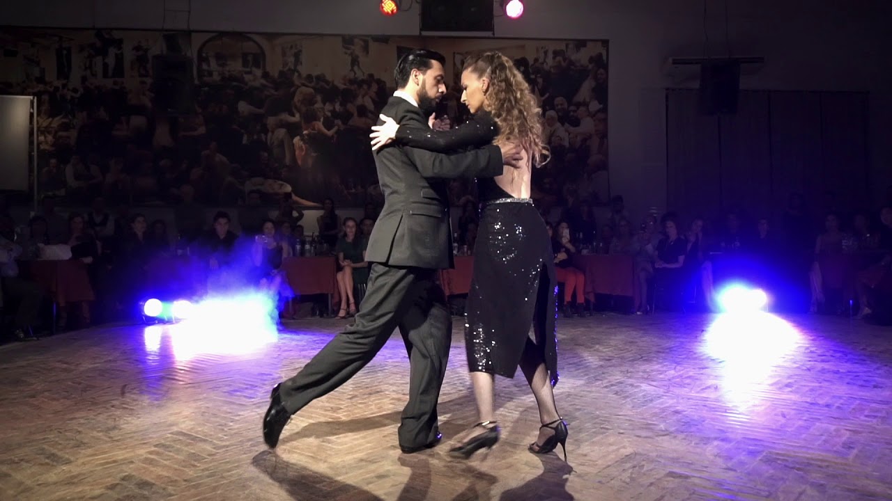 Confesión por Flor Blanco y Facundo De La Cruz - Tango Salón Extremo