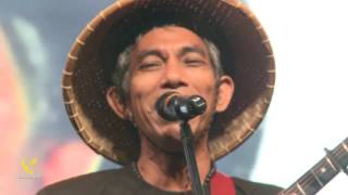 Joey Ayala - &quot;Karaniwang Tao&quot; Live at OPM Means 2013!