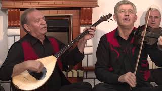 Grupi Folklorik Batllava - Dashurova Unë Një Vajzë