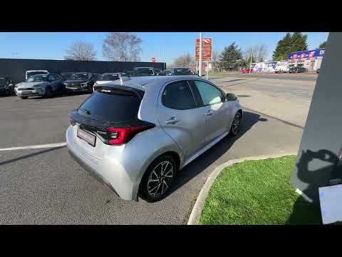 Toyota Yaris 1.5 Hybrid Luna Sport 5dr - Image 2