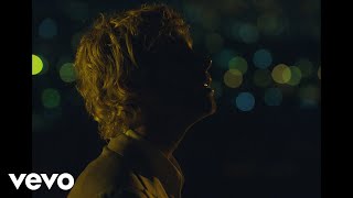 Musik-Video-Miniaturansicht zu I'm Still Your Boy Songtext von Luke Hemmings