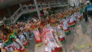 preview picture of video 'Carnaval de Barranquilla 2010  carrera 44 Batallade Flores y guacherna'