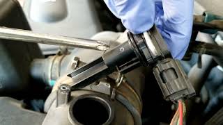 2007 Toyota RAV4 (DIY - Mass Air Flow Sensor)