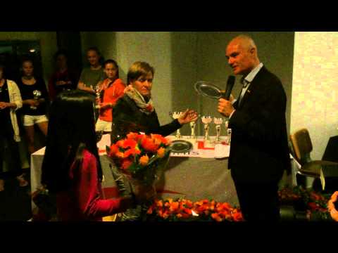 Prijsuitreiking Masters KNLTB meisjes t/m 14 Kampioen Lian Tran