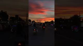 Download lagu LIHAT SUNSET SAMBIL NAIK MOTOR DI JALAN RAYA | HALU STORY #shorts  #storyhalu #storyig #storywa mp3