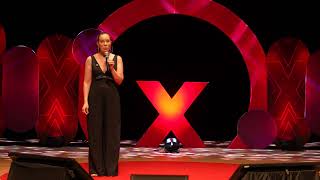 Impulso: Entre a exposição e o silêncio. | Regina Volpato | TEDxMaringá