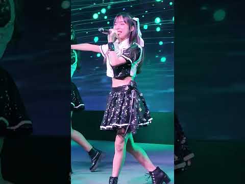230218 (PraewPloy Fancam) Shining Stars - Shining Stars @ Idol Mosh Pit - The Street Ratchada