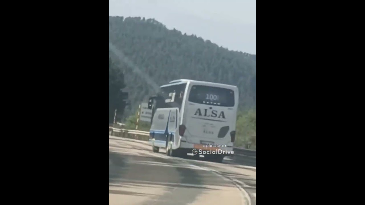 Alsa despide a un conductor por el adelantamiento temerario a un camión