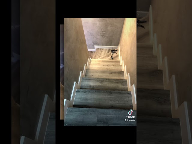 Vídeo relacionado con Escalera De Cuerda,10m Escalera Trenzada,Portátil para Emergencias,Adecuada para Casas De 3-5 Plantas,Balcones y Barandillas,con Una Capacidad De Carga De hasta 200 Kg.