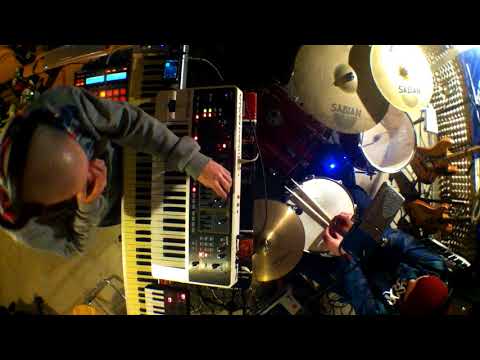 LOST TAPE - Live Looping Session with Alex Lahaie (2013-01)