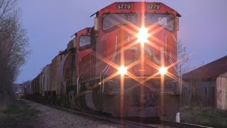 preview picture of video 'CN 5779 West at Charter Grove at Sunset on 4-30-2013'