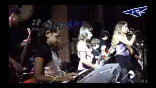 Julia Caires Como se sente Capital Inicial