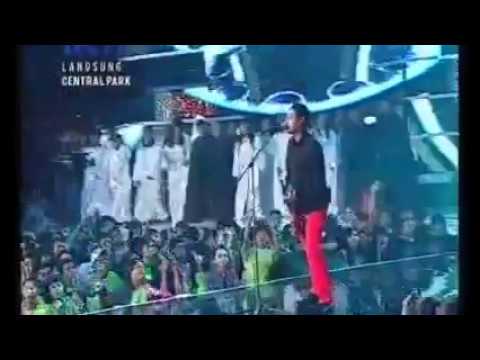 Bondan fade2black TEtap SEmangat at AMI 6 JUli 2011‬‏