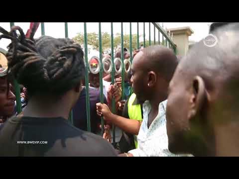 Don G sofre assalto pelo próprio fã