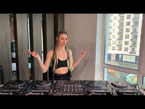 Da Candy 2020 Live Mashup on 4 decks CDJS