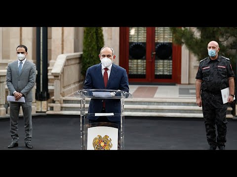 Փաշինյանի ճեպազրույցը՝ ոստիկանապետի և կորոնավիրուսից ապաքինված քաղաքացու մասնակցությամբ