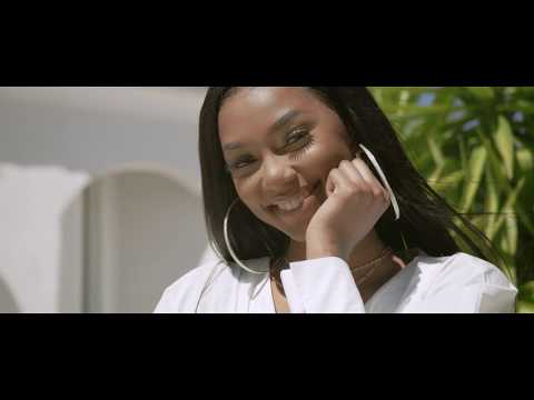 Ronisia - Atterrissage (Clip Officiel)