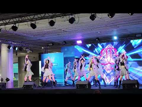 Berry Berry : Bite Me [ Debut Stage ] @ MBK 【4K 60fps】